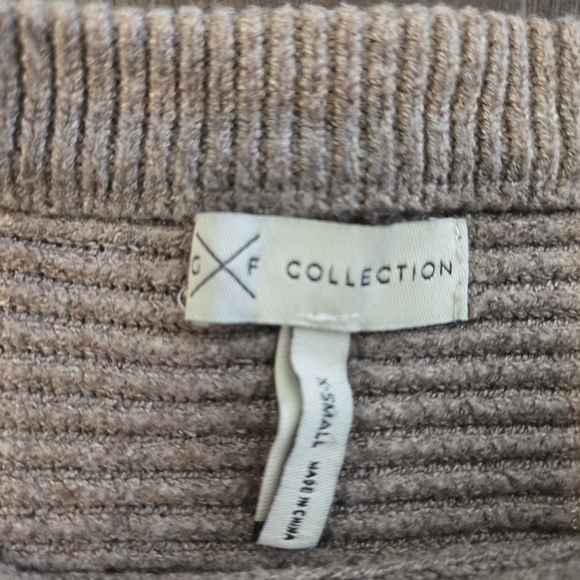 GG Collection Off-the-Shoulder Ribbed Sweater - Light Gray - Picture 2 of 2